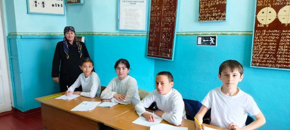 Учащиеся 6 класса пишут ВПР по математике Учащиеся 6 класса пишут ВПР по математике